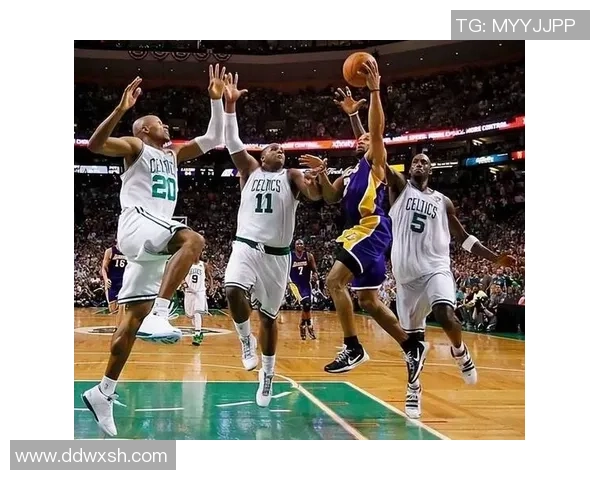 76人艾弗森与湖人总决赛经典对决回顾及精彩瞬间分析