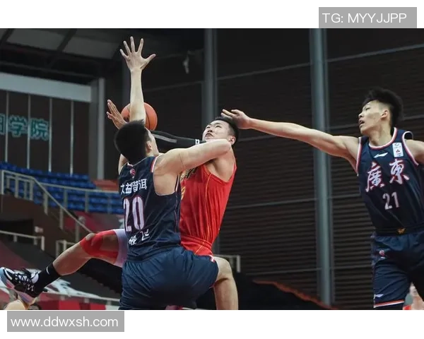 广东大益与深圳的第三节较量精彩纷呈引发球迷热议