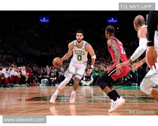 热火与凯尔特人G3第一节精彩对决回顾与分析